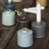 Kerzenhalter aus Keramik für Stabkerzen mit Ø22 mm, Grau, H80/Ø78 mm, Ib Laursen - luterna.de