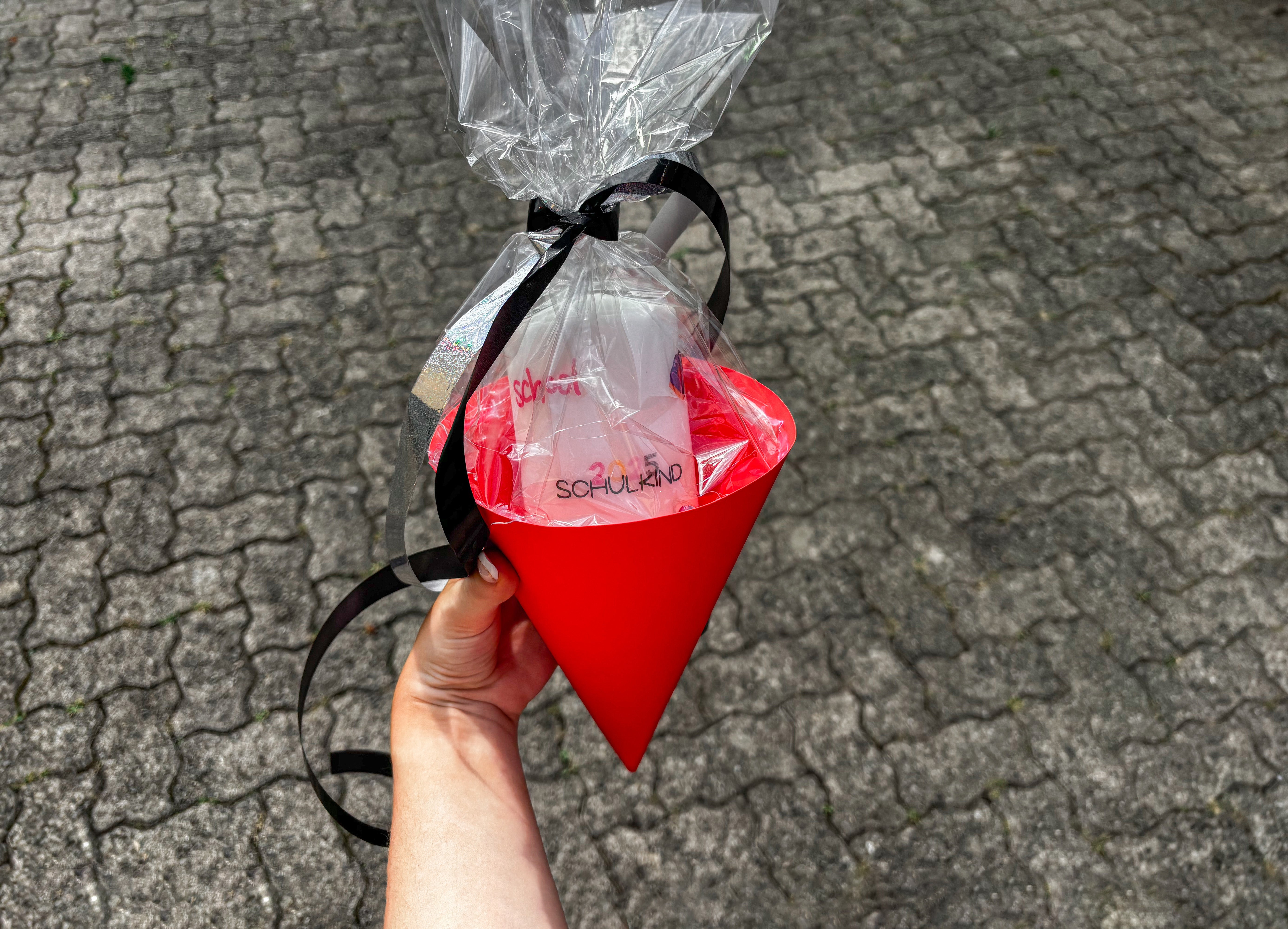 DIY-Einschulungsgeschenk: Personalisierte Kerze in Schultüte