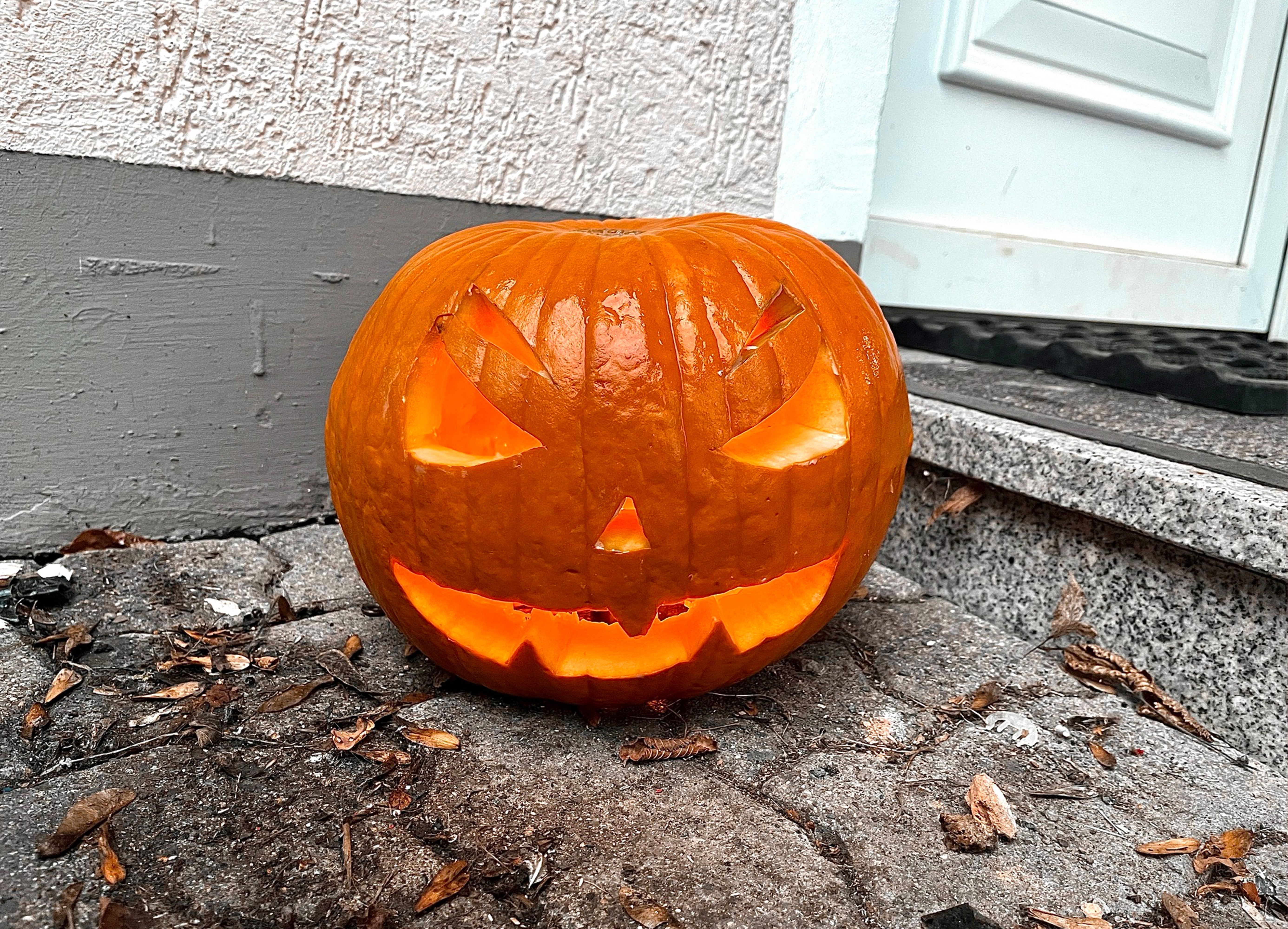 Kreatives Kürbis-Schnitzen: So gelingt dir eine nachhaltige Herbst-Deko mit Wow-Effekt