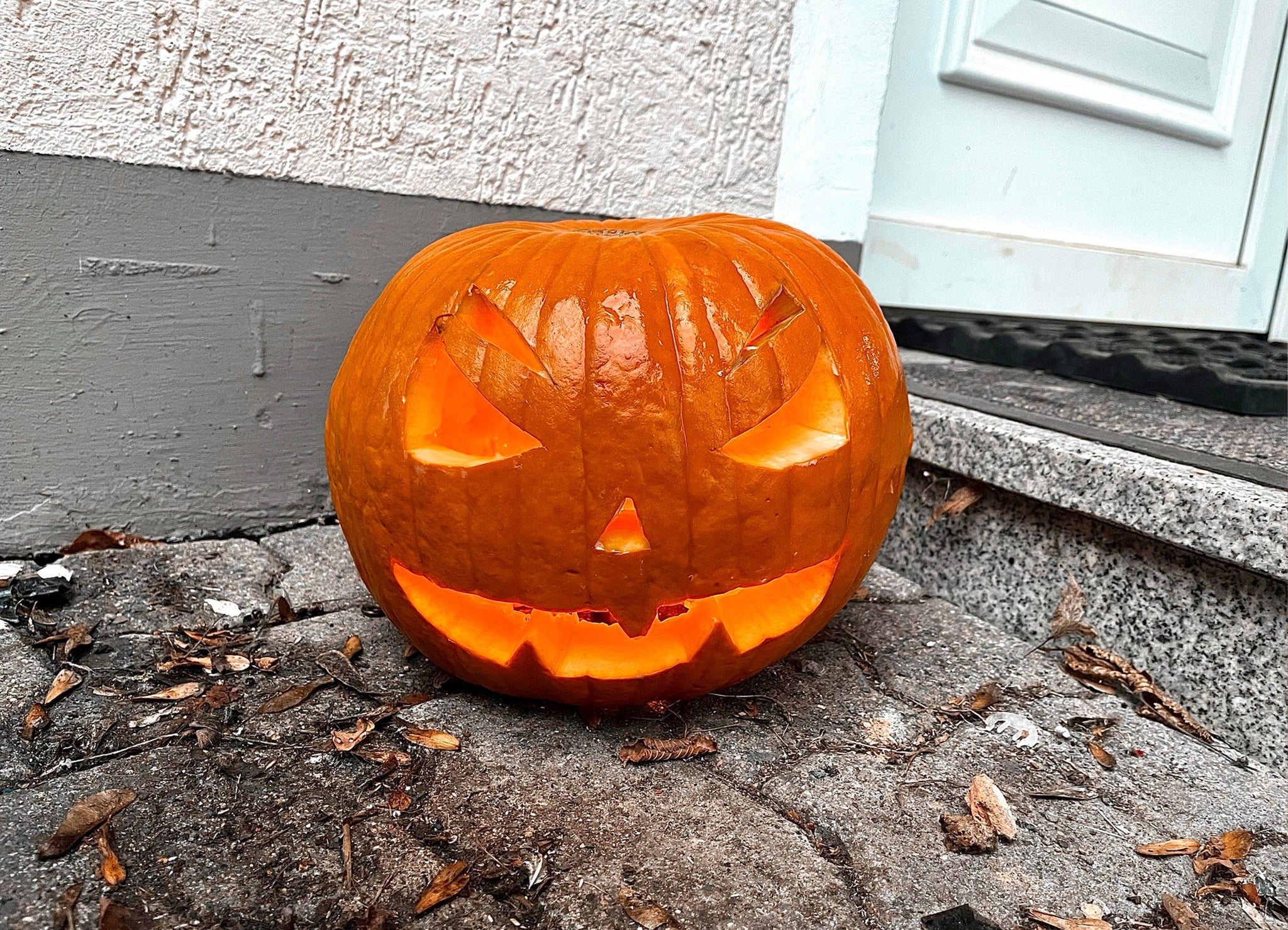 Kreatives Kürbis-Schnitzen: So gelingt dir eine nachhaltige Herbst-Deko mit Wow-Effekt