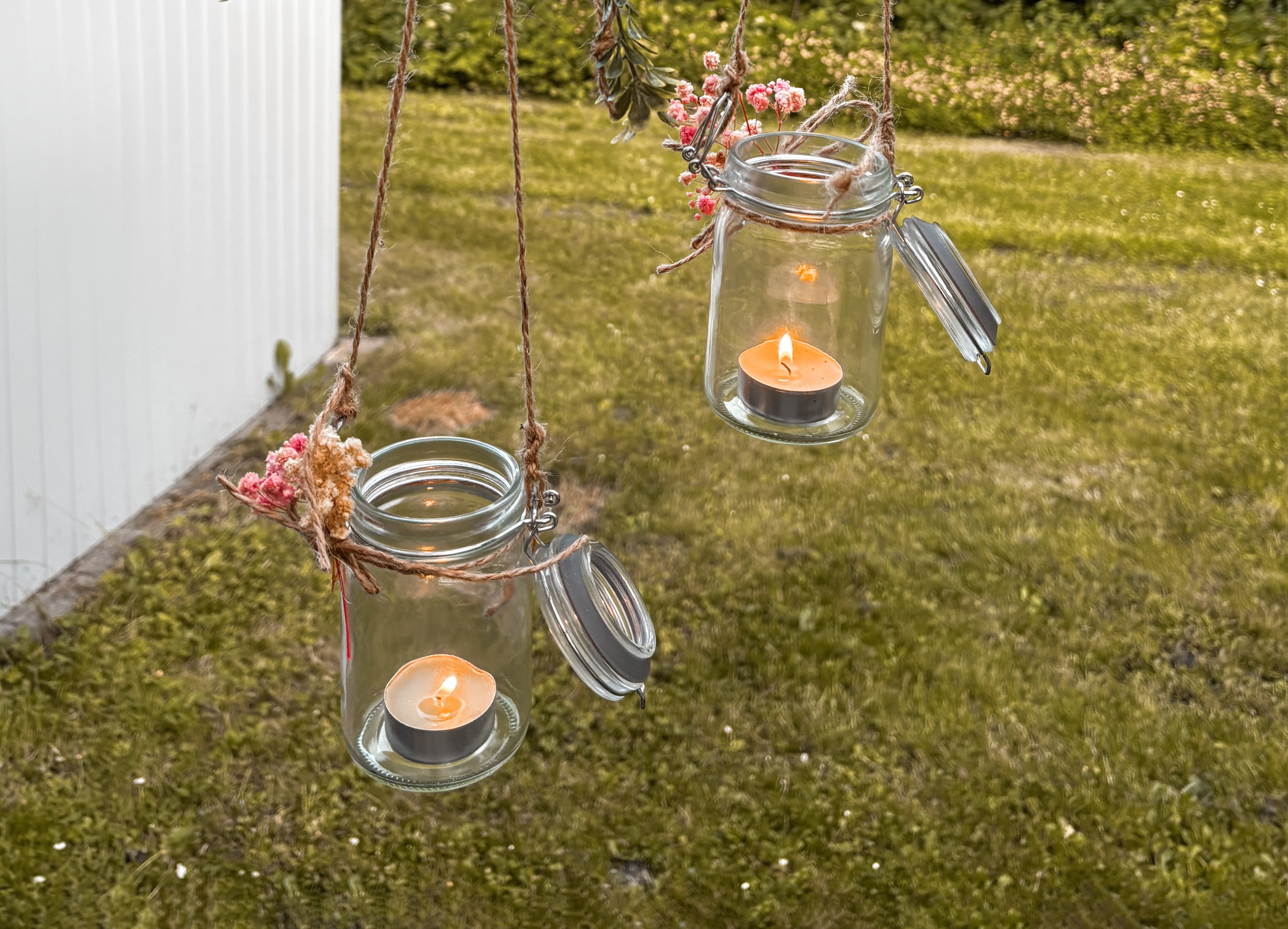 Schwebende Kerzen – Boho-Charme für Sommerabende