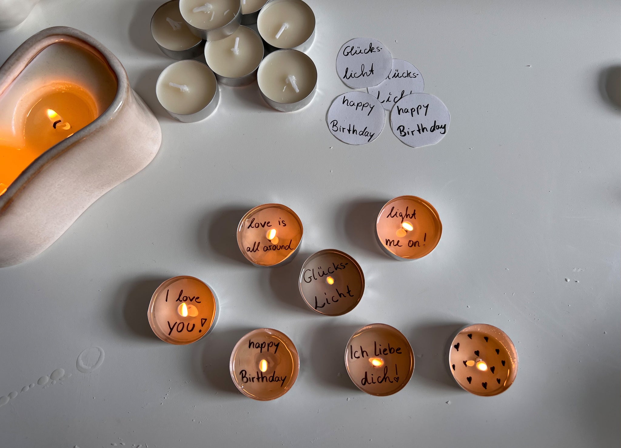 Versteckte Nachrichten im Teelicht – kleine Kerzen, große Gefühle
