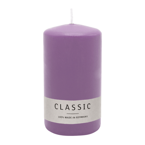Stumpenkerze aus Paraffin, Flieder, WENZEL, 130/70 mm, Brenndauer ca. 47h, selbstverlöschend