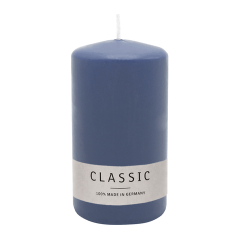 Stumpenkerze aus Paraffin, Polarblau, WENZEL, 130/70 mm, Brenndauer ca. 47h, selbstverlöschend