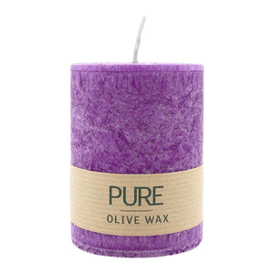 PURE OLIVE Stumpenkerze Erika, 90/70 mm, WENZEL, Brenndauer 38h, plastikfrei, vegan
